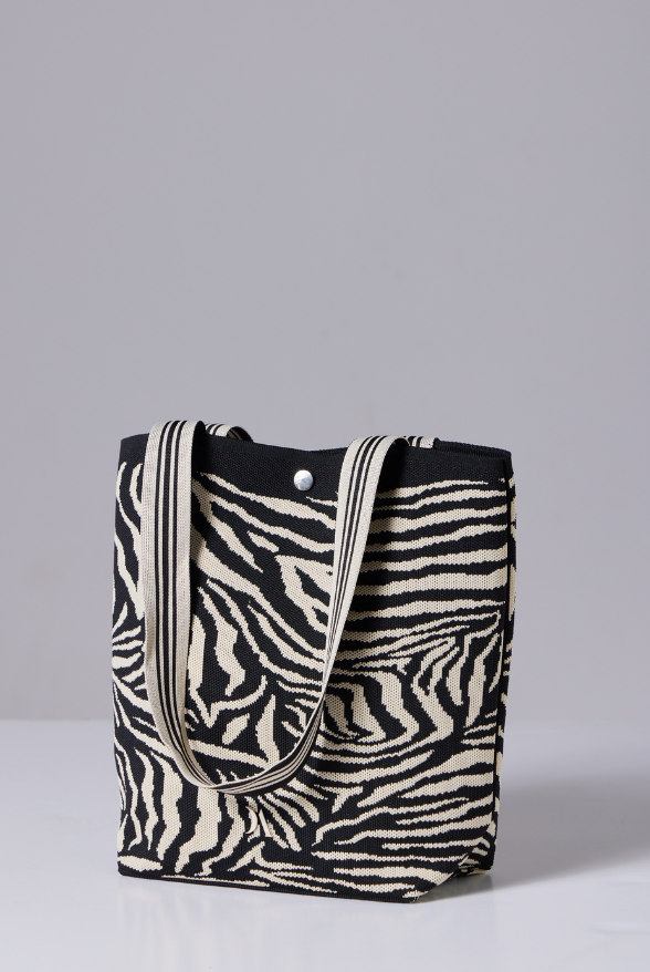 Duck Apparel Zebra Bucket Bag