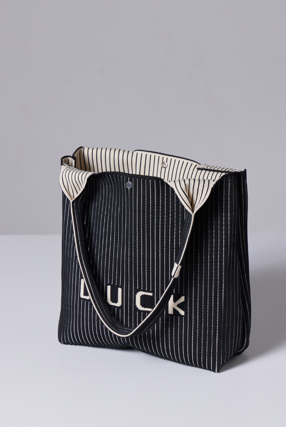 Duck Apparel Signature black Bucket Bag