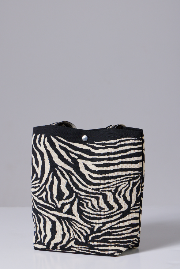 Duck Apparel Zebra Bucket Bag