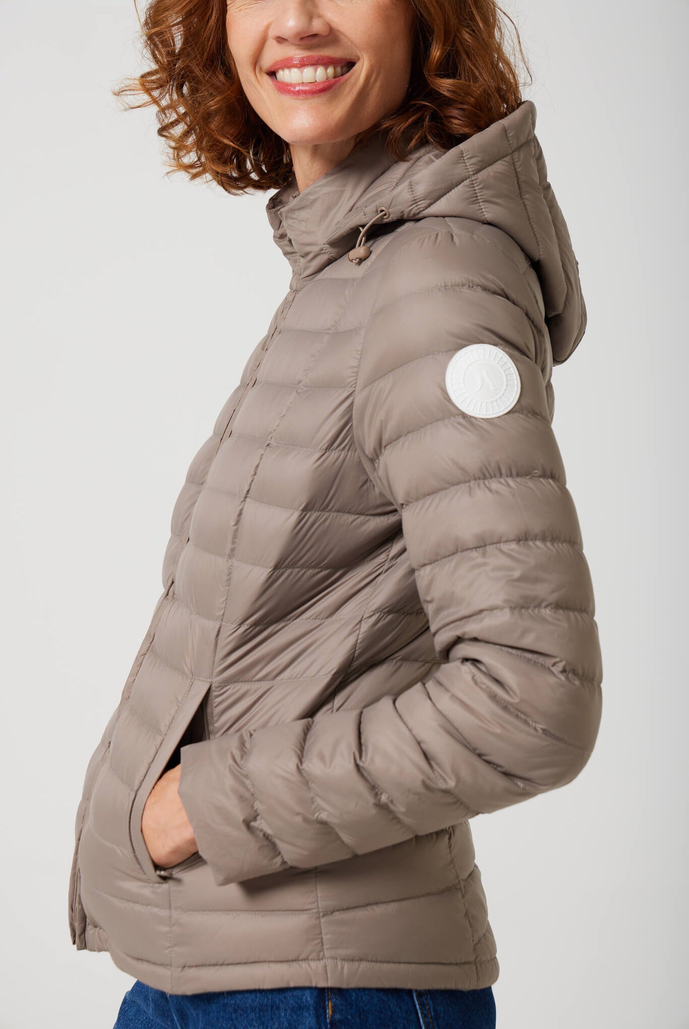 Women’s Chai Classic Jacket™ in warm taupe, lightweight puffer jacket for casual everyday wear and versatile outerwear in South Africa