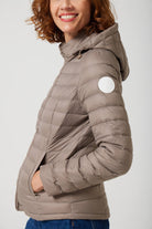 Women’s Chai Classic Jacket™ in warm taupe, lightweight puffer jacket for casual everyday wear and versatile outerwear in South Africa