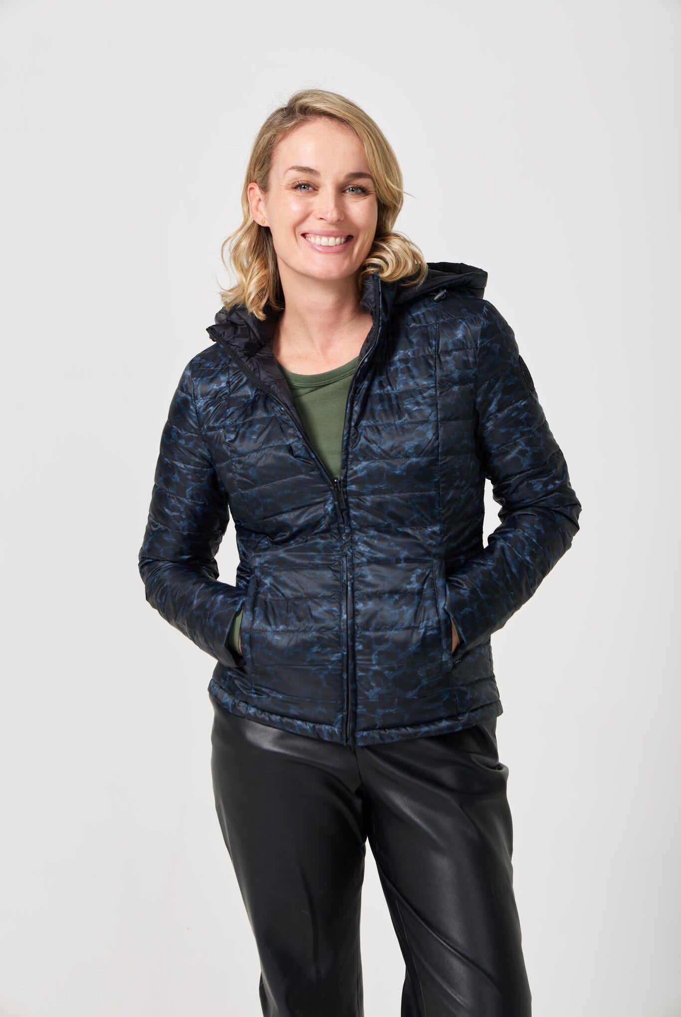 Women’s reversible black and printed puffer jacket, lightweight and versatile for layering in South Africa — Midnight x Panther Classic Jacket™