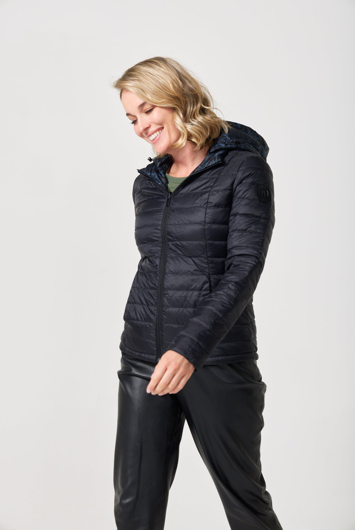 Women’s reversible black and printed puffer jacket, lightweight and versatile for layering in South Africa — Midnight x Panther Classic Jacket™