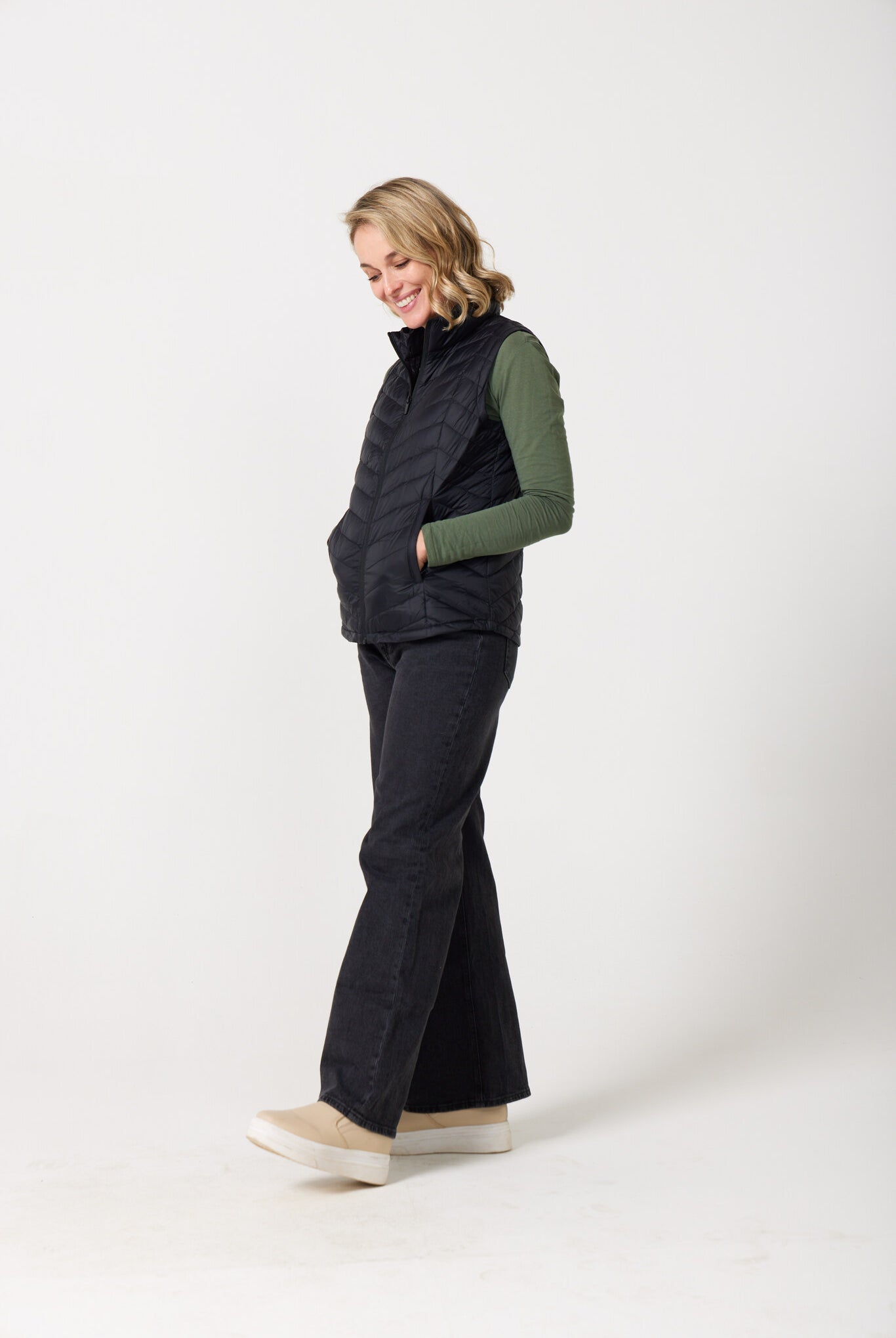 Midnight Classic Gilet™ — women’s sleeveless puffer vest in sleek midnight black, lightweight and versatile for layering in South Africa.