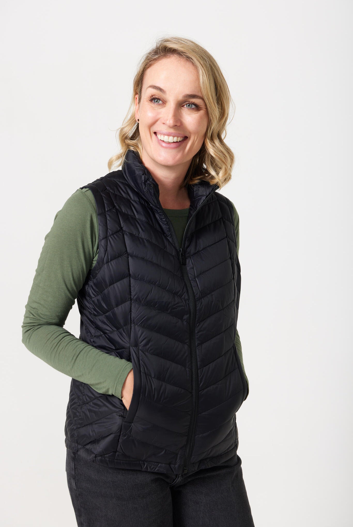 Midnight Classic Gilet™ — women’s sleeveless puffer vest in sleek midnight black, lightweight and versatile for layering in South Africa.