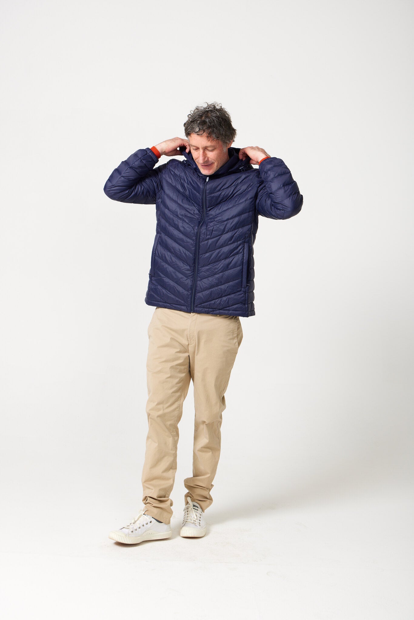 Men’s Navy Classic Jacket™ in deep navy blue, lightweight puffer jacket with hood for everyday layering and outerwear in South Africa
