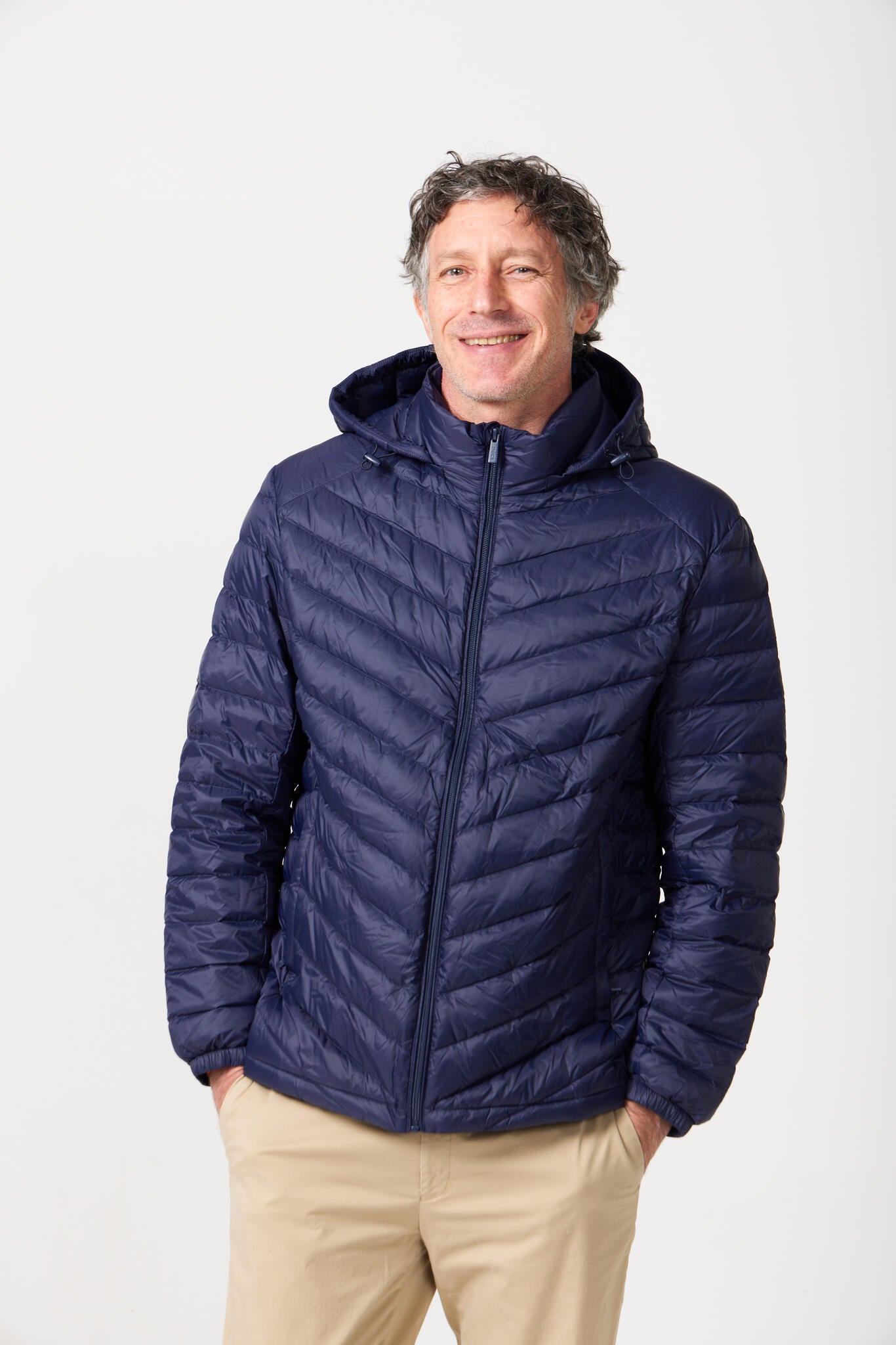 Men’s Navy Classic Jacket™ in deep navy blue, lightweight puffer jacket with hood for everyday layering and outerwear in South Africa