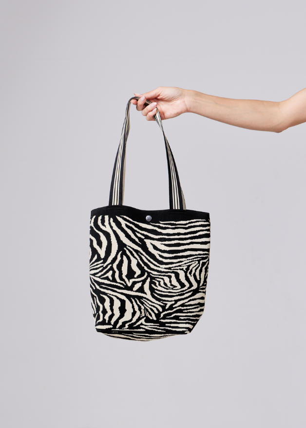 Duck Apparel Zebra Bucket Bag