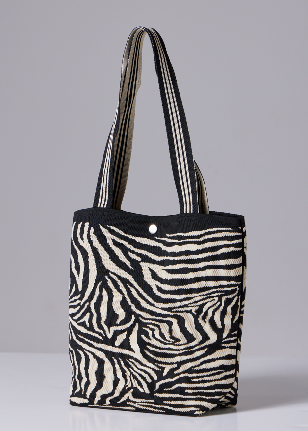 Duck Apparel Zebra Bucket Bag