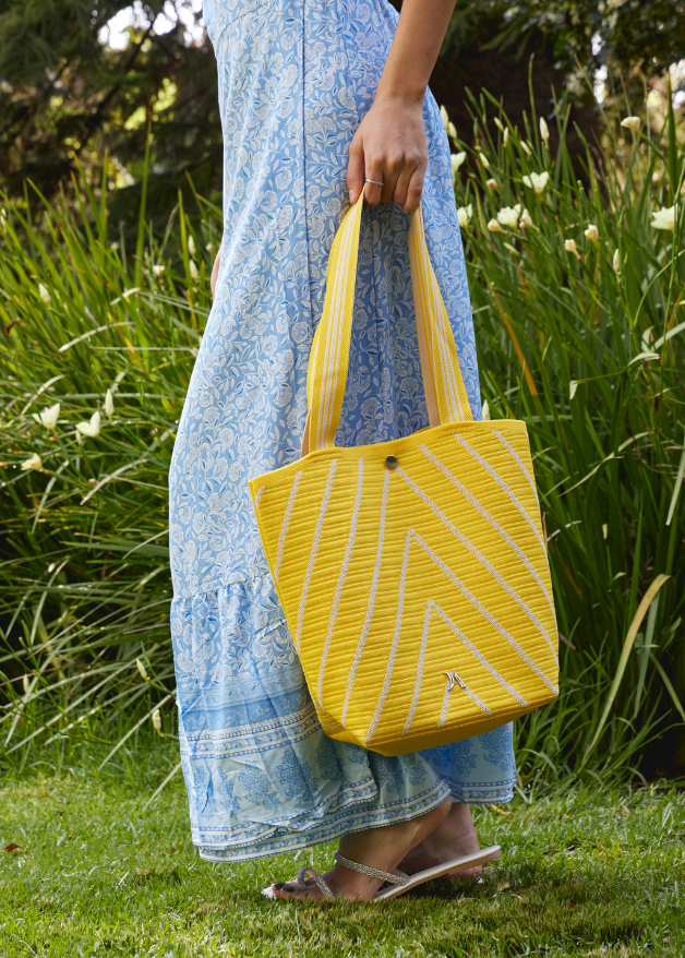 Duck Apparel Yellow bucket bag