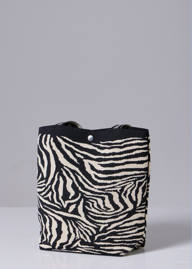 Duck Apparel Zebra Bucket Bag